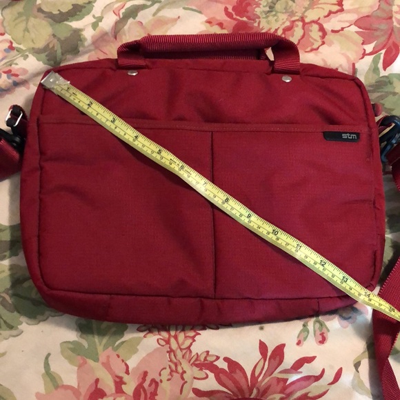 STM SWIFT Small Laptop Shoulder Bag Super-Plush Red & Gray Adjustable $69 NEW - Picture 10 of 16